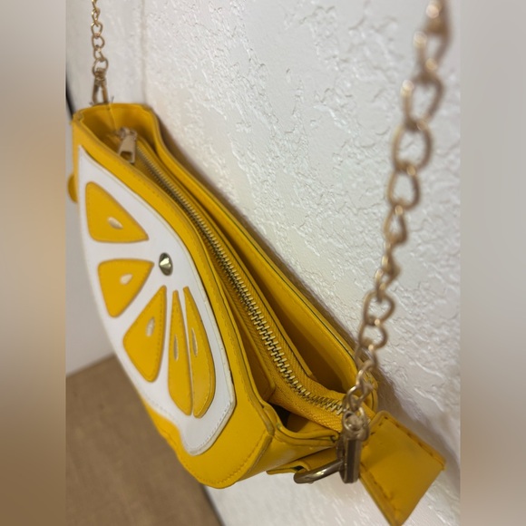 🍋 Women Lemon Slice Shape PU Leather Mini Cross Body Bag Shoulder Chain Bag - Picture 3 of 16